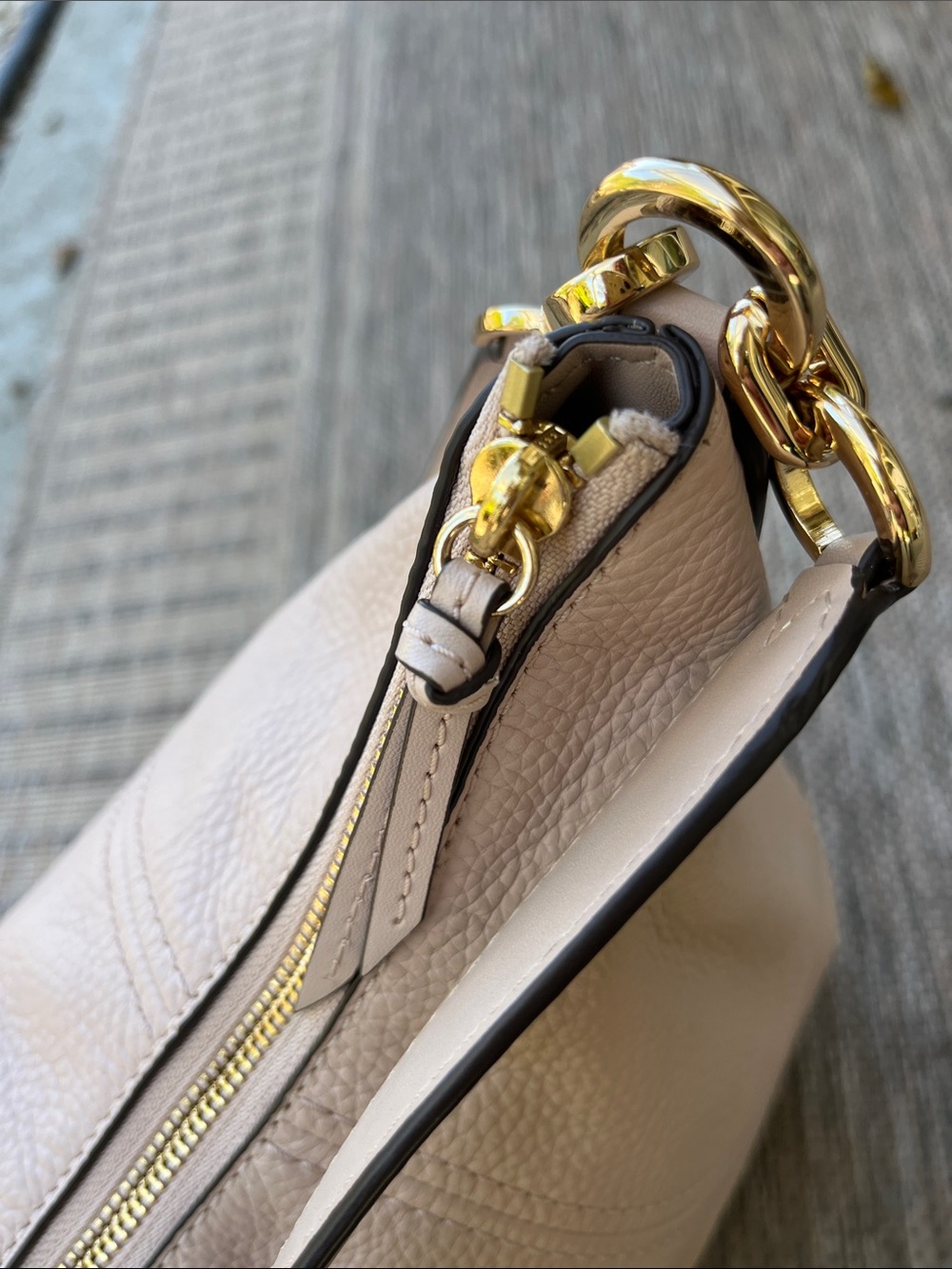 Michael Kors Pebbled Leather Casual Hobo Shoulder Bag in Pale Pink - Picture 14 of 16